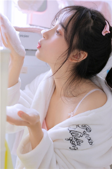 草莓秋葵菠萝蜜黄瓜丝瓜榴莲